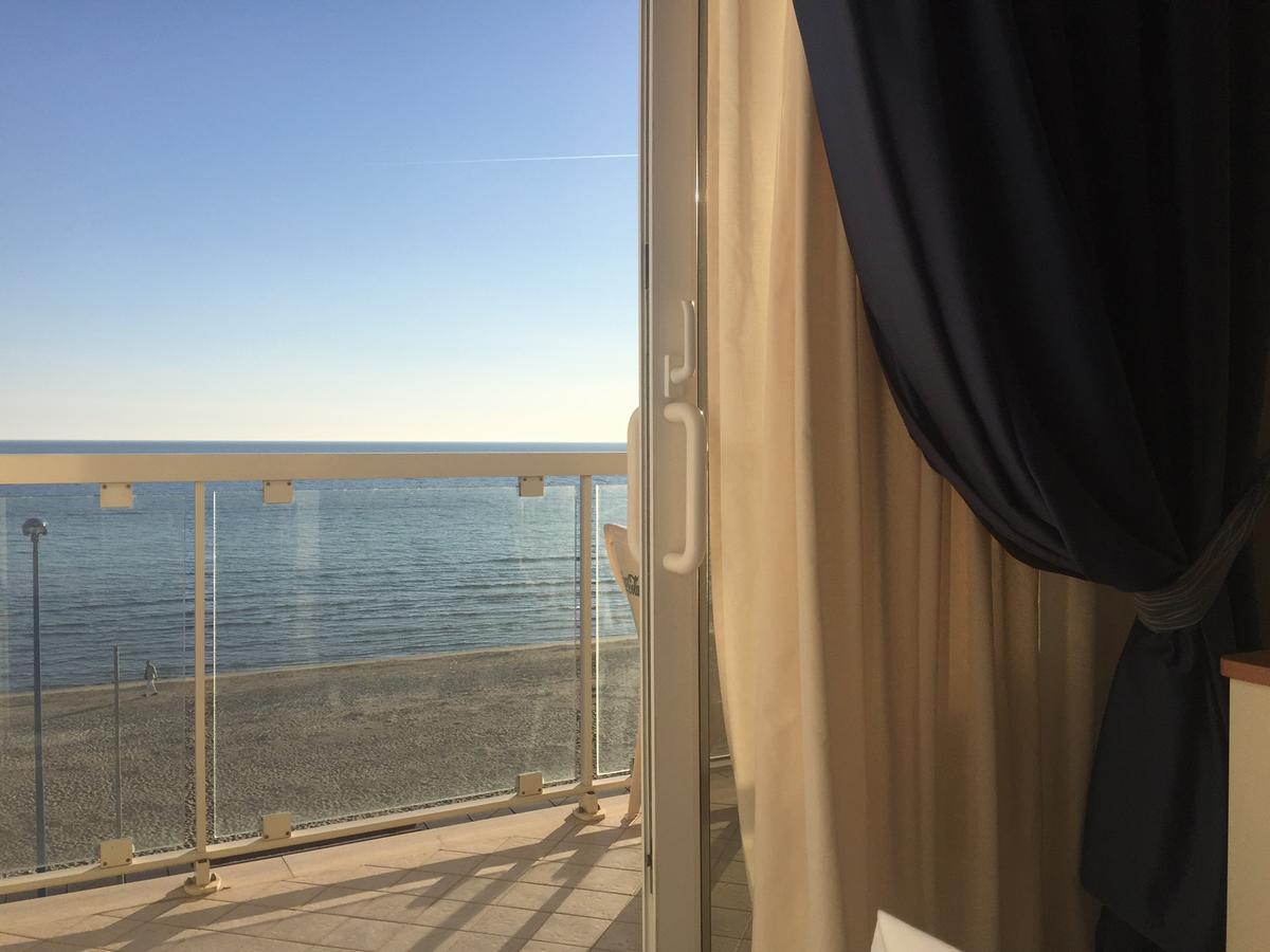 Hotel Lido Follonica Exterior photo